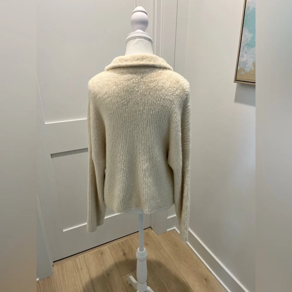 Abercrombie&Fitch Soft AF eyelash Collection cropped half zip sweater size Large